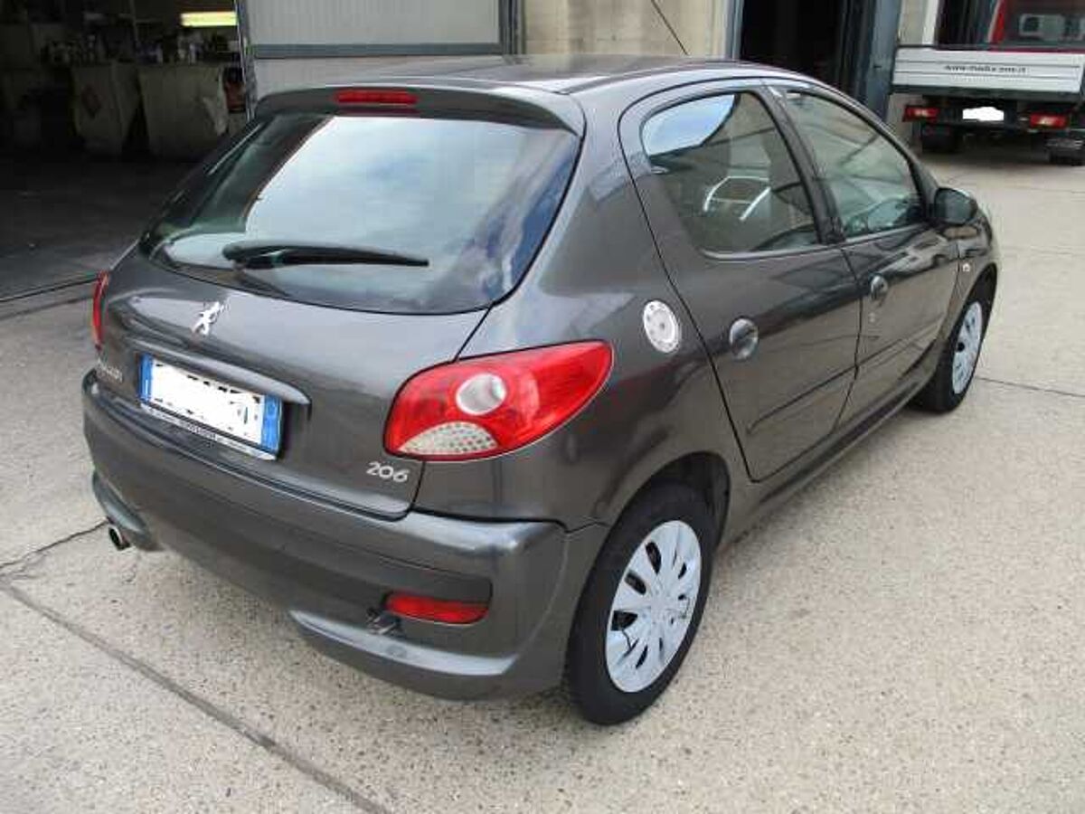 Peugeot 206 Trendy Plus 1.1 60CV, Veicolo usato a 6490 Euro